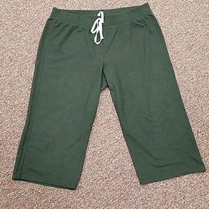 Black Cotton Capris 2x